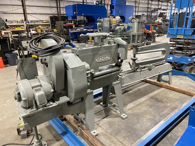 Niagara Flanging Machine 6 ft x 10 gauge