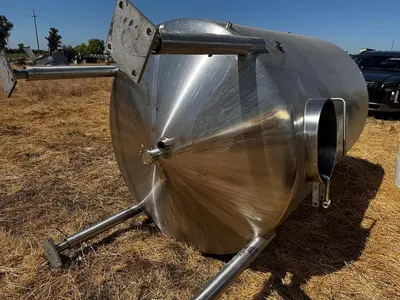 Tank, 1,500 Gallon, Stainless Steel, Vertical, Cherry-Burrell, #5991377