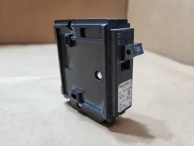 Used SCHNEIDER ELECTRIC CHOM120 Switchgears British Columbia CA | Lenmark #1438659
