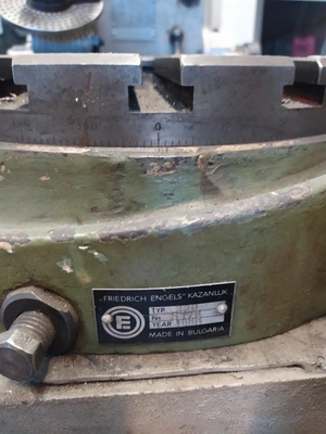 PRAGA Universal Mill, in good working condition, visible under power