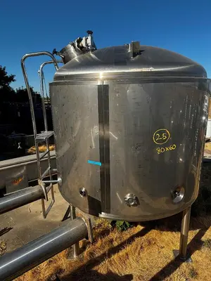 USED 1993 MUELLER 1000 GAL TANK