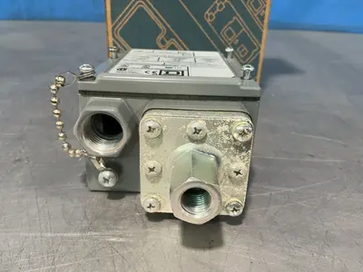 Used SQUARE D GAW5 Pressure Switches Ohio US | HGR 24 #1478076