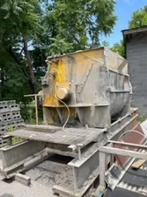 Used 1977 BESSER 80 CU.FT Horizontal Mixers Quebec CA | DIT Equip #1412416