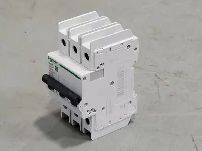 New | in-Stock SCHNEIDER ELECTRIC M9F42335 Switchgears British Columbia CA | Lenmark #244538