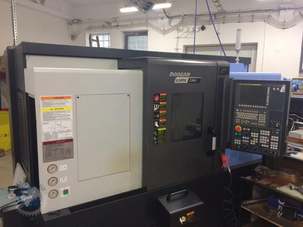 Used 2017 DOOSAN LYNX 220 LYA CNC Lathes SK | F.M.T. Group s.r.o. #1245936