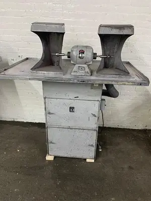 3662-340 RED WING #28H DOUBLE END POLISHING UNIT 1/3 HP- 2 Speed- 1725/3450 RPM, with HANDLER Dust Collector Base
