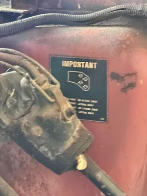 1988 Case International 585 tractor with loader | Iron Listing (37)