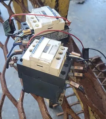 USED SCHNEIDER ELECTRIC LC1D09