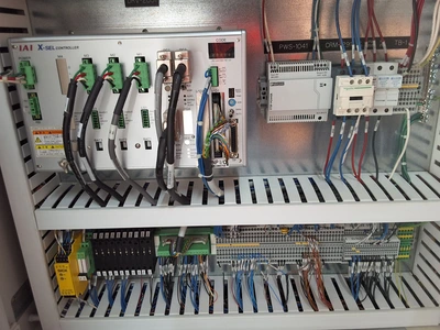 IAI RCS2-SS8R ROBOTIC SCREW DRIVING STATION WITH CAGE