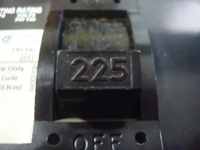 Square D Q2L3225 Circuit Breaker 225 Amps 240VAC Used