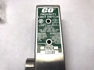 USED GO SWITCH HEAVY PILOT DUTY PROXIMITY LIMIT SWITCH SENSOR
