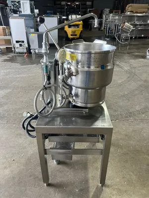 Used Groen Used Groen TDB/6-10 Electric Steam Jacketed 10 Quart Kettle w/ Stand 208V - 2 Cooking Kettles Illinois US | Falcon Restaurant Supply #1375665