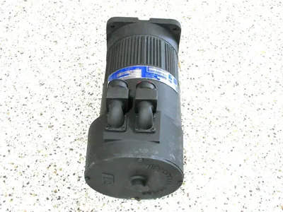 NEW KOLLMORGEN TTR-4501-4204-B-71-L DC MOTOR 11BRN-300-C10/5 TTR45014204B71L