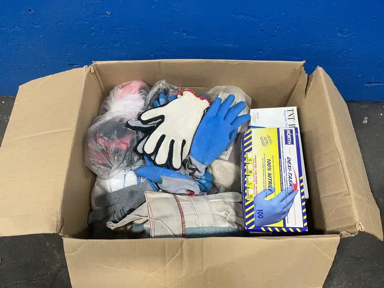 Used _UNKNOWN_ _UNKNOWN_ Gloves Ohio US | HGR 24 #1300014