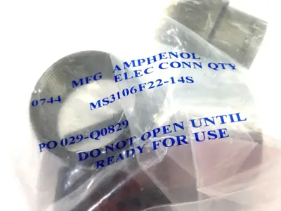 NEW AMPHENOL CIRCULAR SOLDER CUP CONNECTOR PLUG 19-POSITION FEMALE