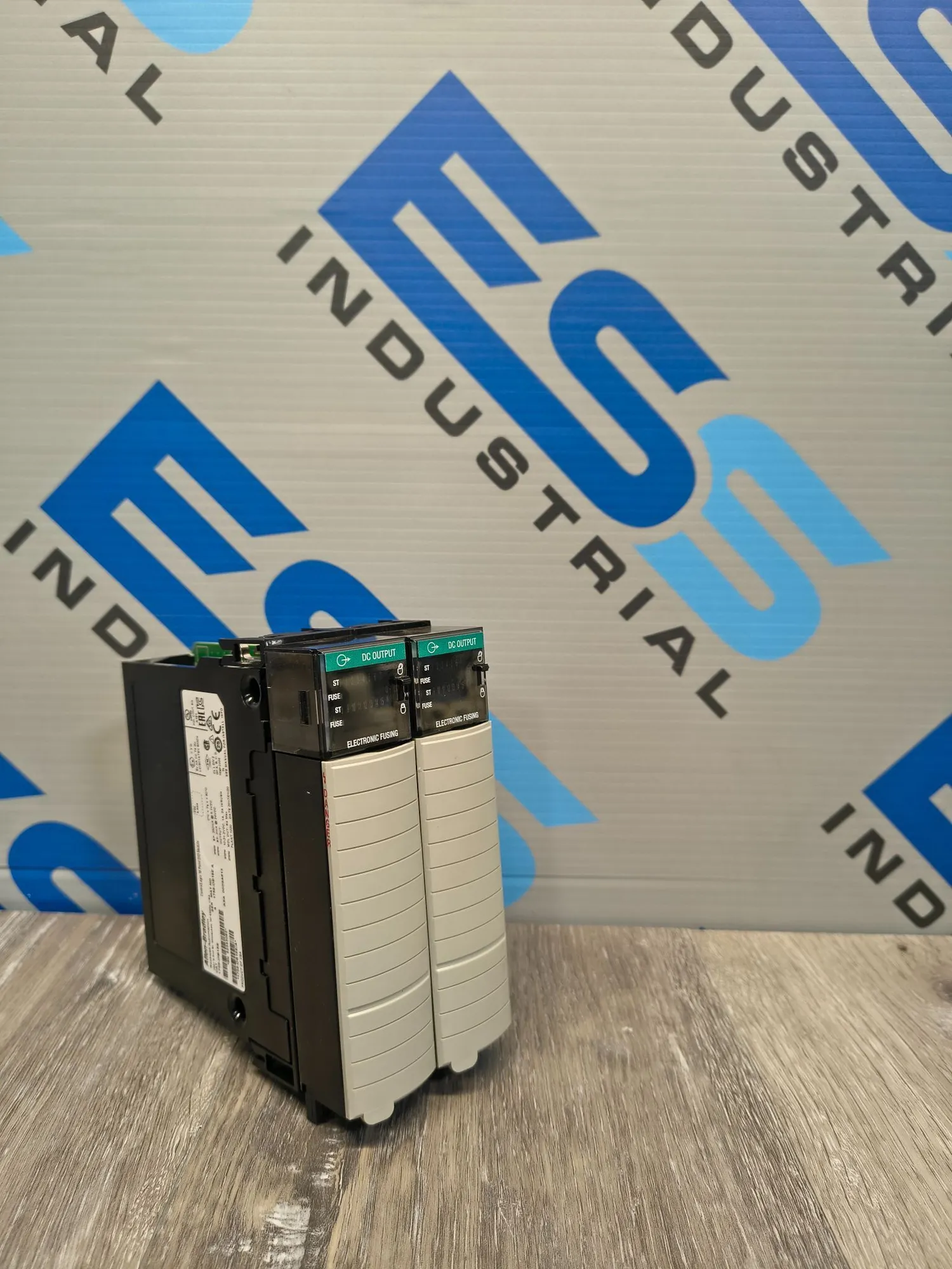 USED Allen-Bradley 1756-OB16E