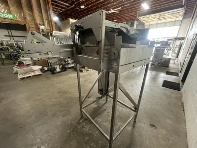 Hayley Manufacturing Diverting Conveyor System