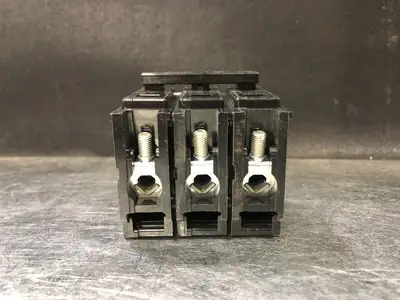 USED CUTLER-HAMMER BAB3015H