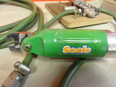 USED SEALS AM300