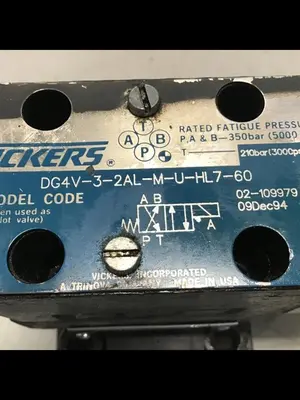 USED VICKERS DG4V-3-2AL-M-U-HL7-60