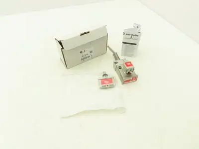 Allen Bradley 440T-MSALE10BB Guardmaster Trapped Key Interlock Switch With Key
