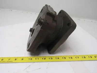 PARKER COMMERCIAL 322-9111-234 Cast Iron Pump Part Shaft End Cover?