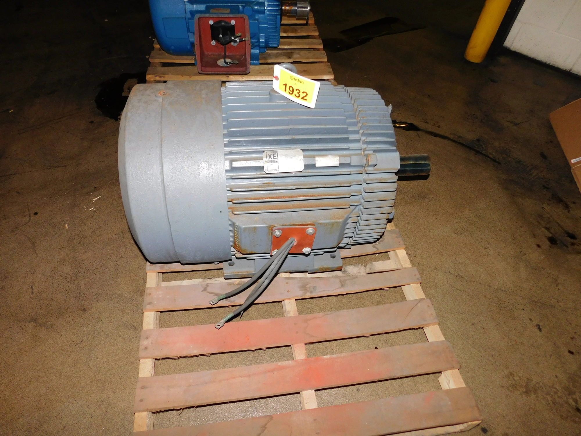 100 HP Reliance XE motor, 405T, 1800 RPM, 460V