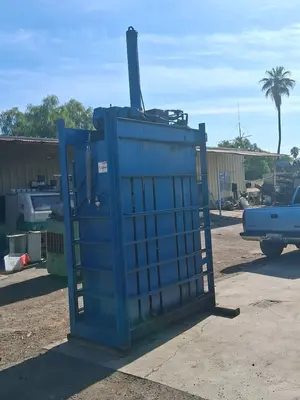 Kilkom #K1-9, Baling Press/Trash Compactor
