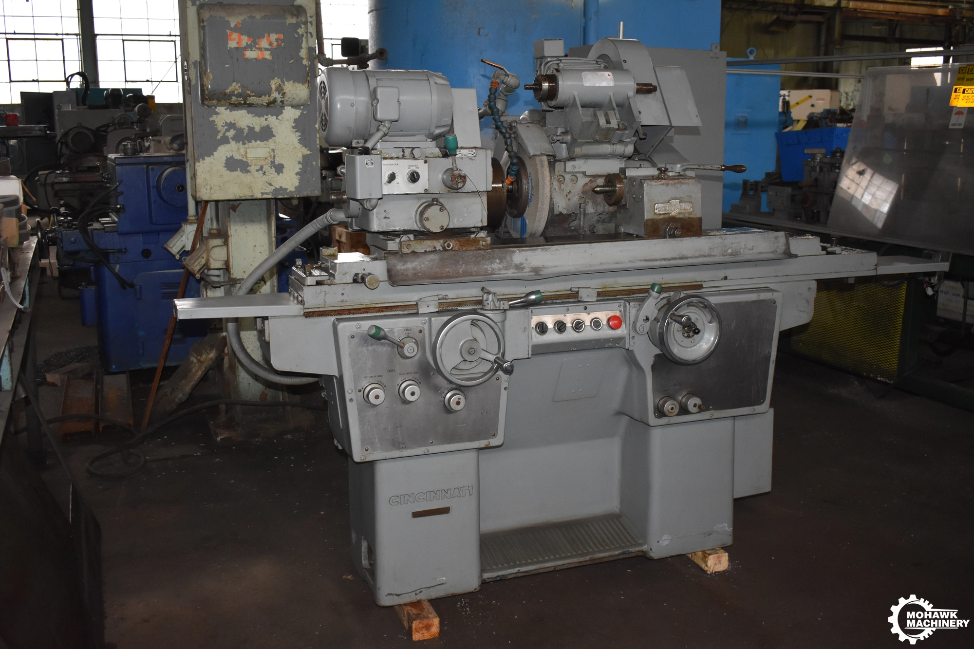 10" x 24" CINCINNATI-MILACRON "DH" UNIVERSAL CYLINDRICAL GRINDER w/SWING-DOWN INTERNAL GRINDING SPINDLE ATTACHMENT