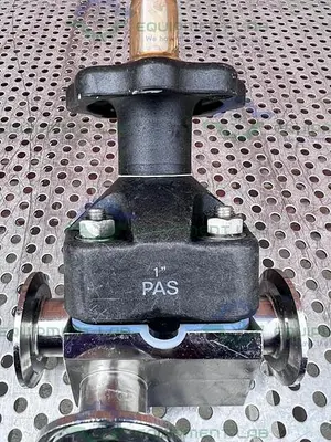 USED ITT PURE FLO 3-WAY 1-316L-RA20MAX-CWP150 DIAPHRAGM VALVE W/ 1" SANITARY FITTING