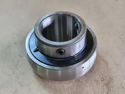 NEW NTN UC208D1