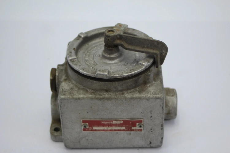 Used Crouse-Hind ETF-2 Electrical Boxes California US | Davliegogo LLC #1706580