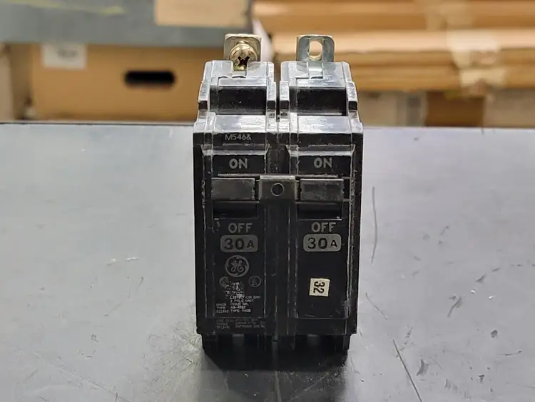 Used GENERAL ELECTRIC THQB230 Switchgears British Columbia CA | Lenmark #241665