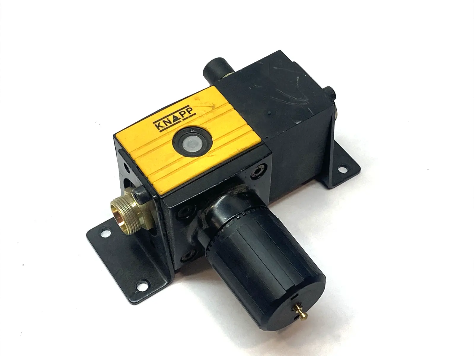Used Knapp Pneumatic Air Pressure Regulator w/ Wall Mount Bracket Assembly Air Pressure Regulators Michigan US | Maverick Industrial Sales #1395622