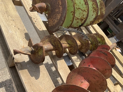 (3) 1” round drive auger bits, 6”, 8” and 12”, one 16” long extension bar but bar is bent