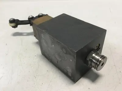 USED VICKERS DG20S4 012F 50 S553