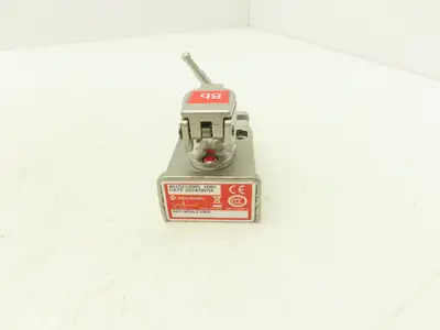 Allen Bradley 440T-MSALE10BB Guardmaster Trapped Key Interlock Switch With Key