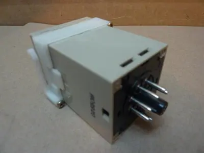 USED OMRON H3BF-8
