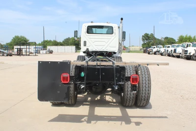 New | in-Stock 2026 INTERNATIONAL HX Cab Chassis trucks Texas US | Roll Off Truck World #1491798