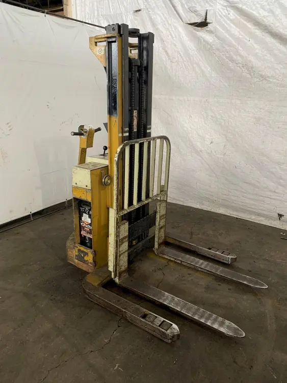Used YALE N/A Pallet Stackers Ohio US | G-2000, Inc. #1079959
