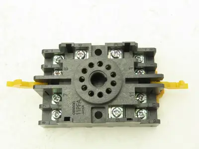 Yaskawa Controls LRX-02/A1 Driver I/O Input Output Control Module RS-422