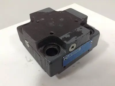 USED VICKERS CVCS25D1S210S19