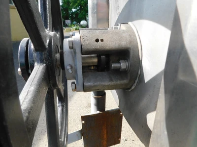 USED 1500 GALLON MIXING TANK 1500 GALLON