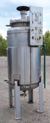 SPC8134  Reactor 500 liter capacity New Brunswick scientific Co. bioreactor 40 psi internal, 35 psi jacket, top center agitator, 316 SS