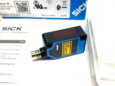 NEW SICK PHOTOELECTRIC RETRO-REFLECTIVE SENSOR KIT, W100 LASER