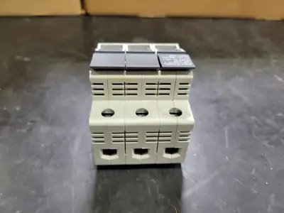USED ALLEN-BRADLEY 1492-FB3C30-L