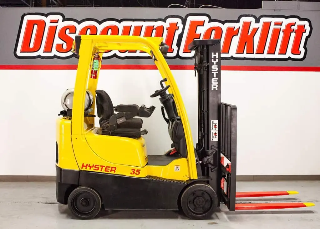 USED 2019 HYSTER S30FT