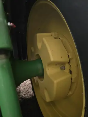 USED 2013 JOHN DEERE 8235R