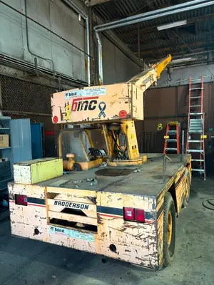 Used _UNKNOWN_ _UNKNOWN_ Carry Deck Cranes Ohio US | Myron Bowling Auctioneers Inc #1504396