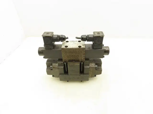 Used HUSKY HYDROLUX MOOG _UNKNOWN_ Valves/Fittings | Arrow Industrial #622605